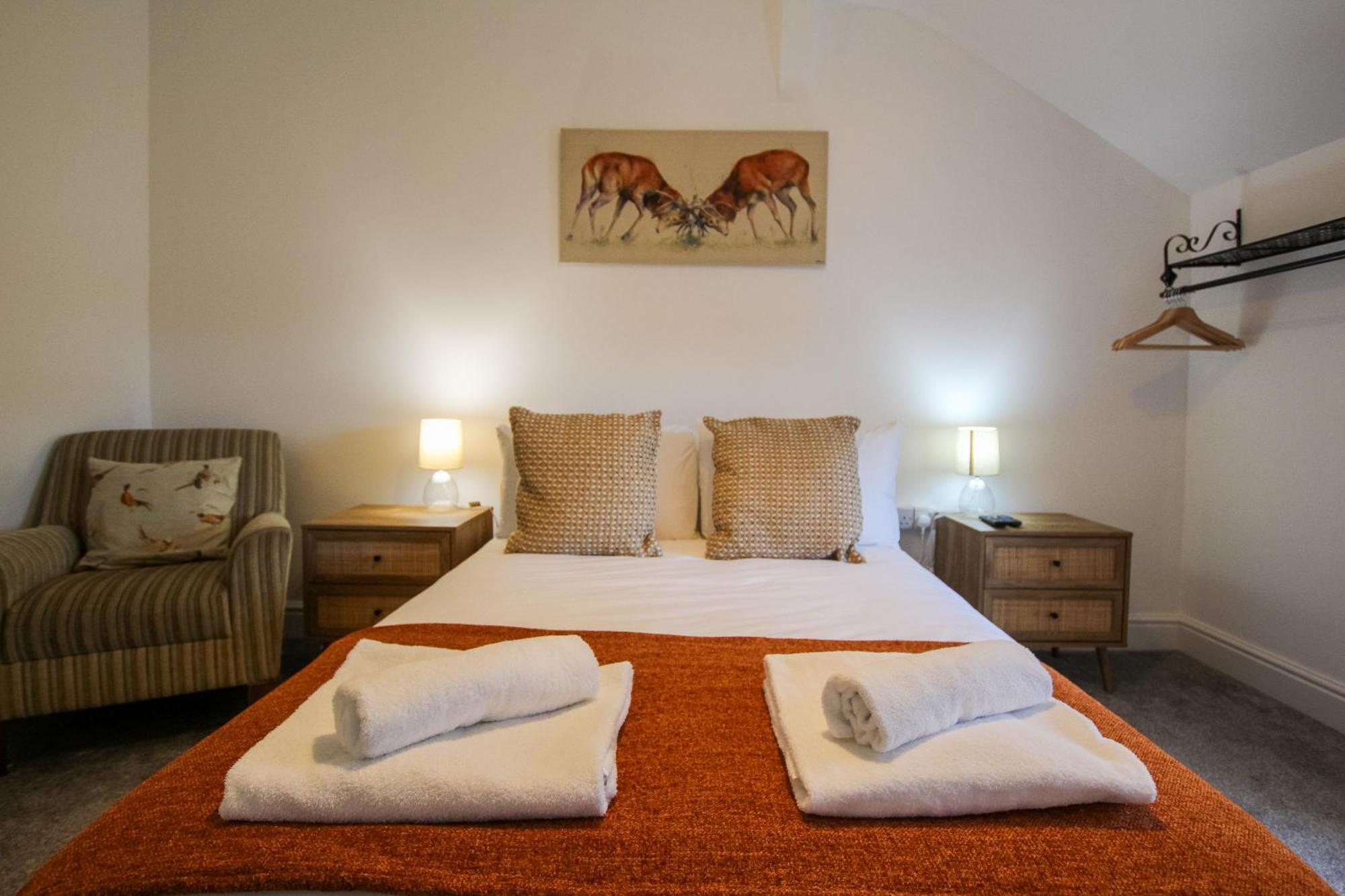 Fairways View - Spacious Apartment - Sleeps 6 - Lovely Views - By Rework Accommodation Hoylake Kültér fotó